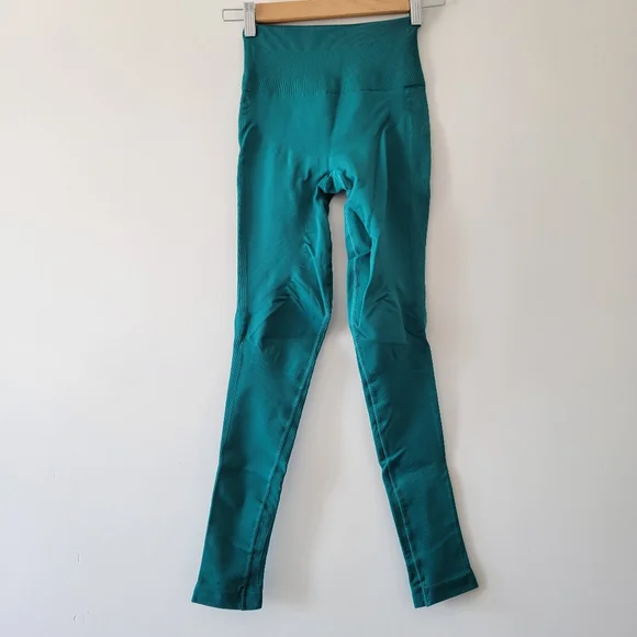 Lululemon zone in tight compression leggings teal size